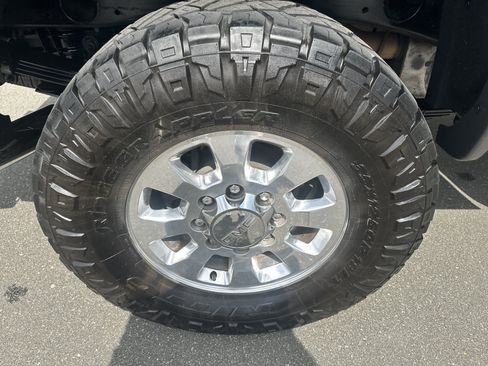Used 2015 GMC Sierra 2500 SLT w/ Suspension Package, Off-Road AWD/4WD image 37
