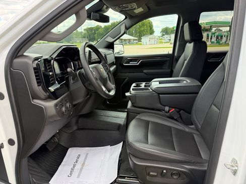 Used 2025 Chevrolet Silverado 1500 LT AWD/4WD image 12