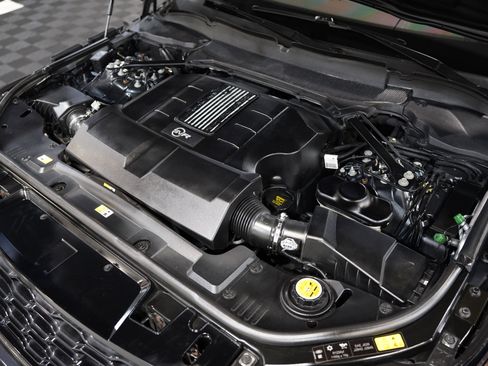 Used 2018 Land Rover Range Rover Sport SVR image 54
