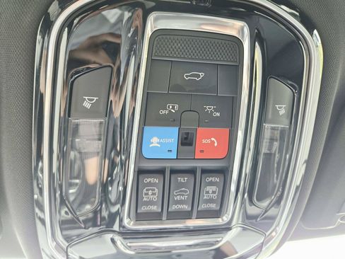 Used 2024 Jeep Grand Cherokee Overland w/ Adv Protech Group III AWD/4WD image 35