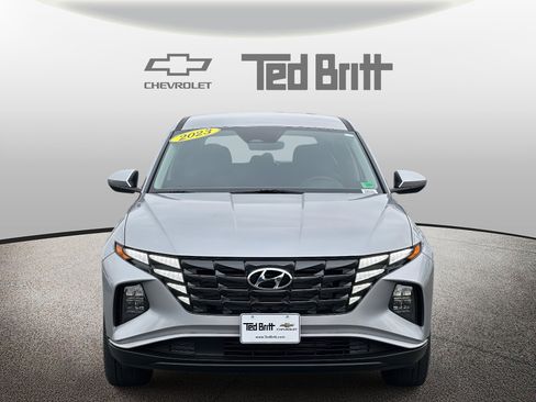 Used 2023 Hyundai Tucson SE image 2