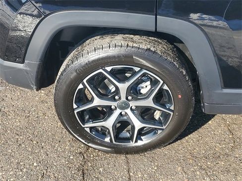 New 2026 Jeep Compass Limited w/ Sun, Sound & Navigation Group image 5