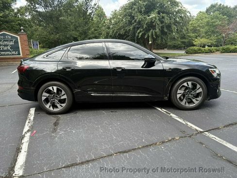 Used 2022 Audi e-tron Premium w/ Convenience Plus Package AWD/4WD image 5