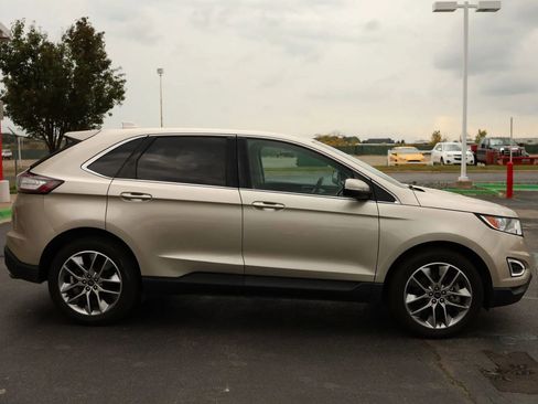 Used 2018 Ford Edge Titanium w/ Ford Safe & Smart Package AWD/4WD image 5