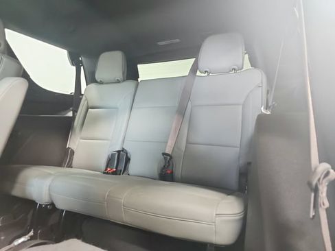Used 2024 GMC Yukon SLT RWD image 12