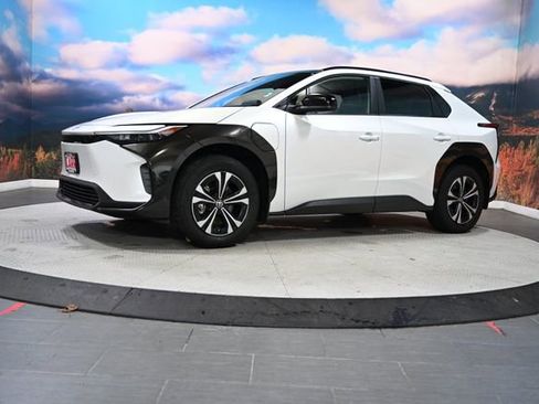Used 2024 Toyota bZ4X XLE image 4