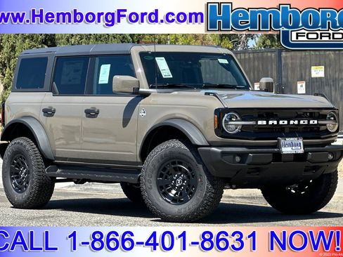 New 2026 Ford Bronco Outer Banks w/ Sasquatch Package AWD/4WD image 1