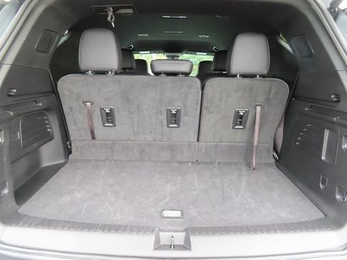 Used 2025 Chevrolet Traverse LT AWD/4WD image 32