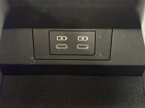 Used 2025 Toyota Prius Plug-In Hybrid image 36