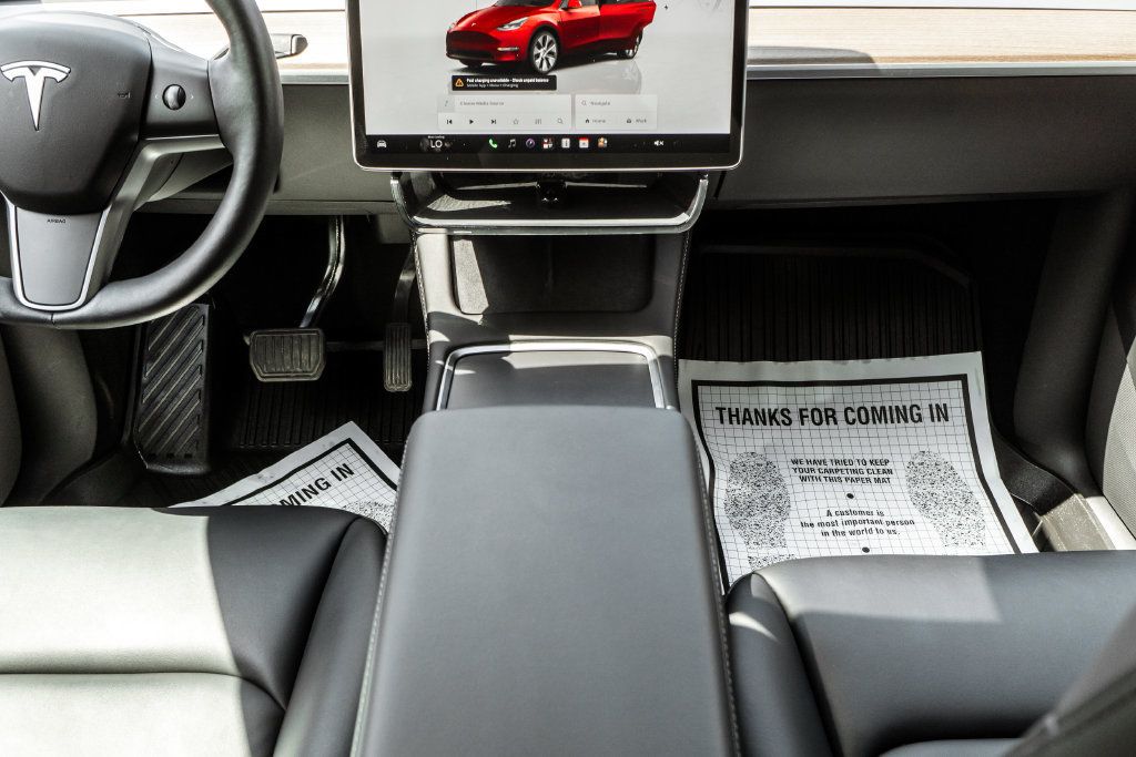 Used 2023 Tesla Model Y Long Range AWD/4WD image 11