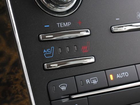 Used 2016 Lincoln Navigator Select image 28