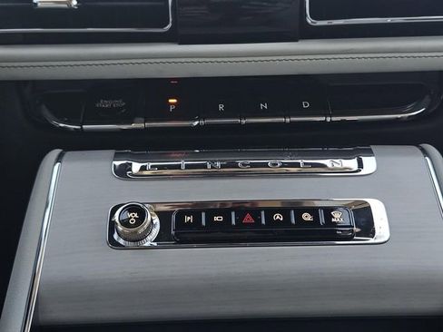 New 2026 Lincoln Aviator Reserve w/ Jet Appearance Package image 13