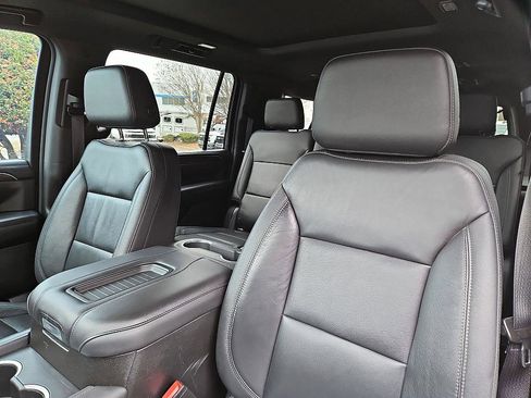 Used 2021 Chevrolet Suburban Z71 image 18