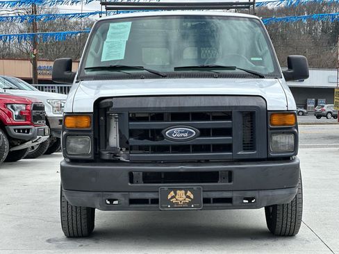 Used 2010 Ford E-350 and Econoline 350 Super Duty RWD image 2