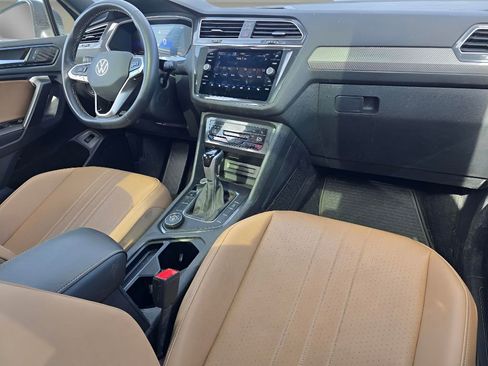 Used 2024 Volkswagen Tiguan SE image 27
