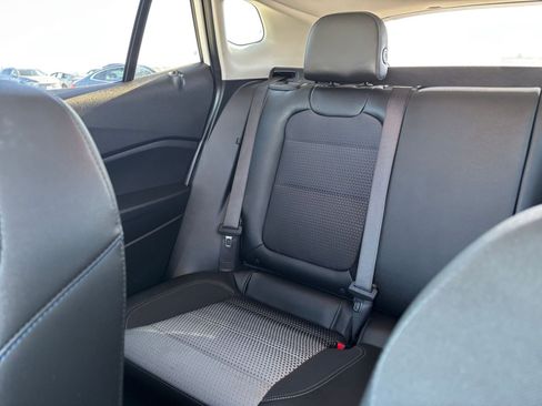 Used 2025 Chevrolet Trax LT FWD image 44