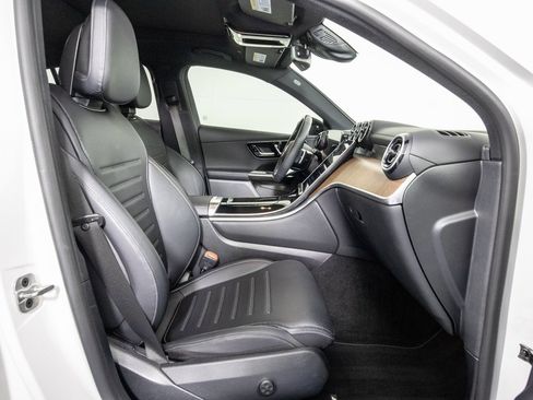Used 2024 Mercedes-Benz GLC 300 4MATIC w/ AMG Line image 10