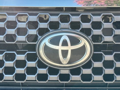 Used 2019 Toyota Tundra SR5 w/ TRD Off Road Package AWD/4WD image 40