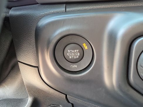 Used 2018 Jeep Wrangler Unlimited Sport S AWD/4WD image 26