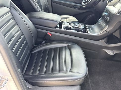 Used 2019 Ford Edge SEL w/ Equipment Group 201A AWD/4WD image 16