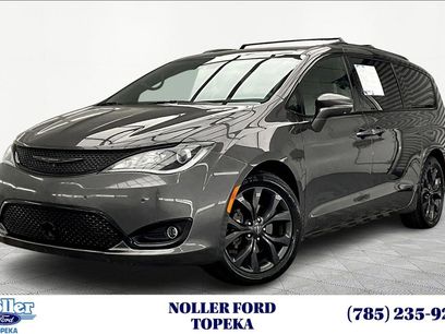 Used 2019 Chrysler Pacifica Limited w/ Advanced Safetytec Group