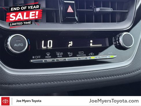 Used 2025 Toyota Corolla SE image 18