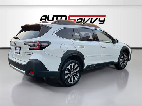 Used 2023 Subaru Outback Touring XT image 7