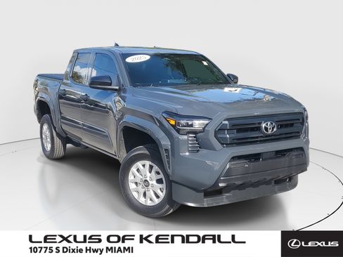 Used 2025 Toyota Tacoma SR image 1
