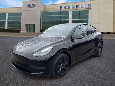 Used 2025 Tesla Model Y Long Range image 3