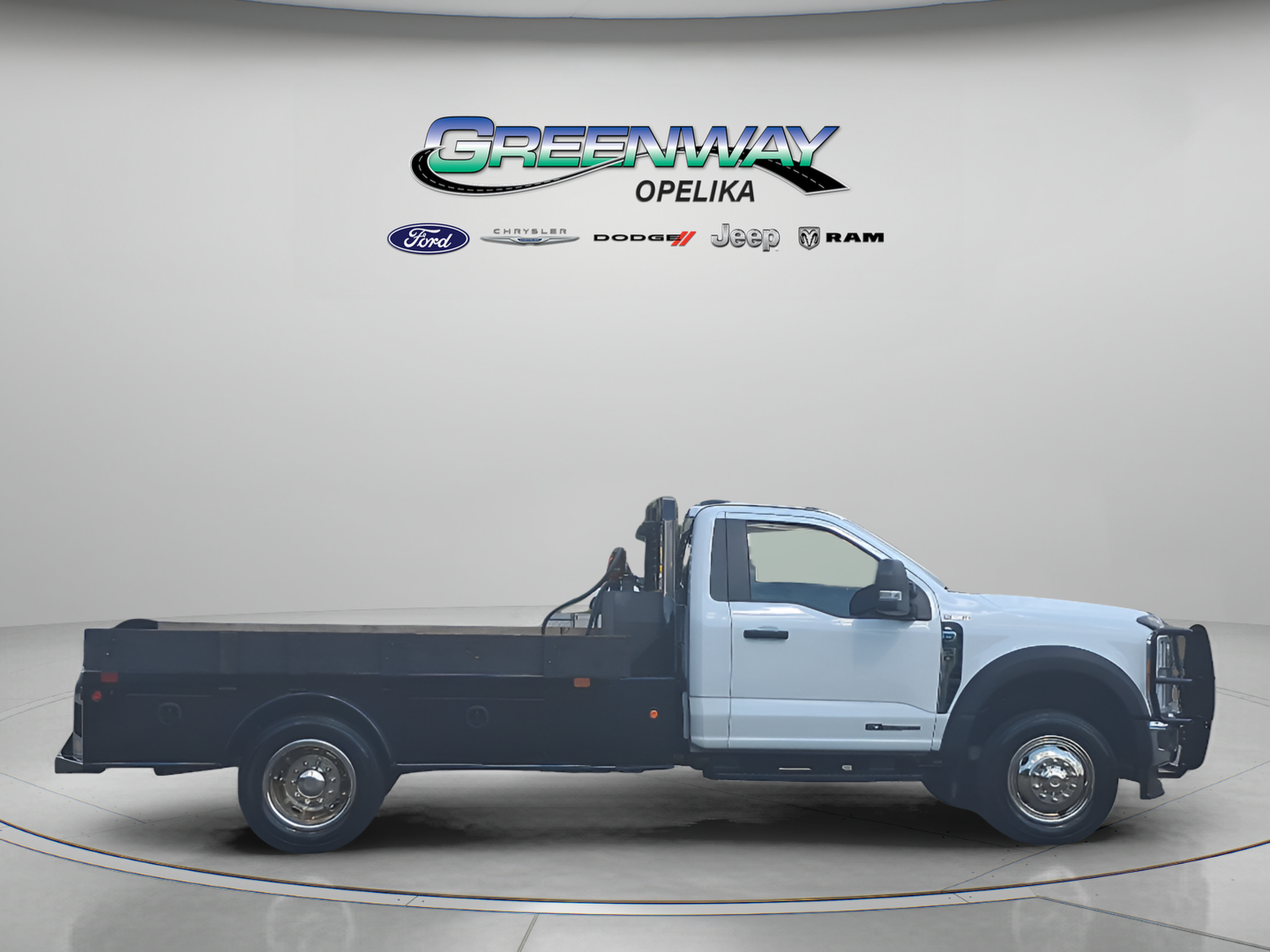 Used 2023 Ford F550 4x4 Regular Cab Super Duty image 8