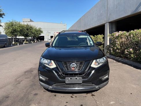 Used 2018 Nissan Rogue SV w/ Premium Package FWD image 5