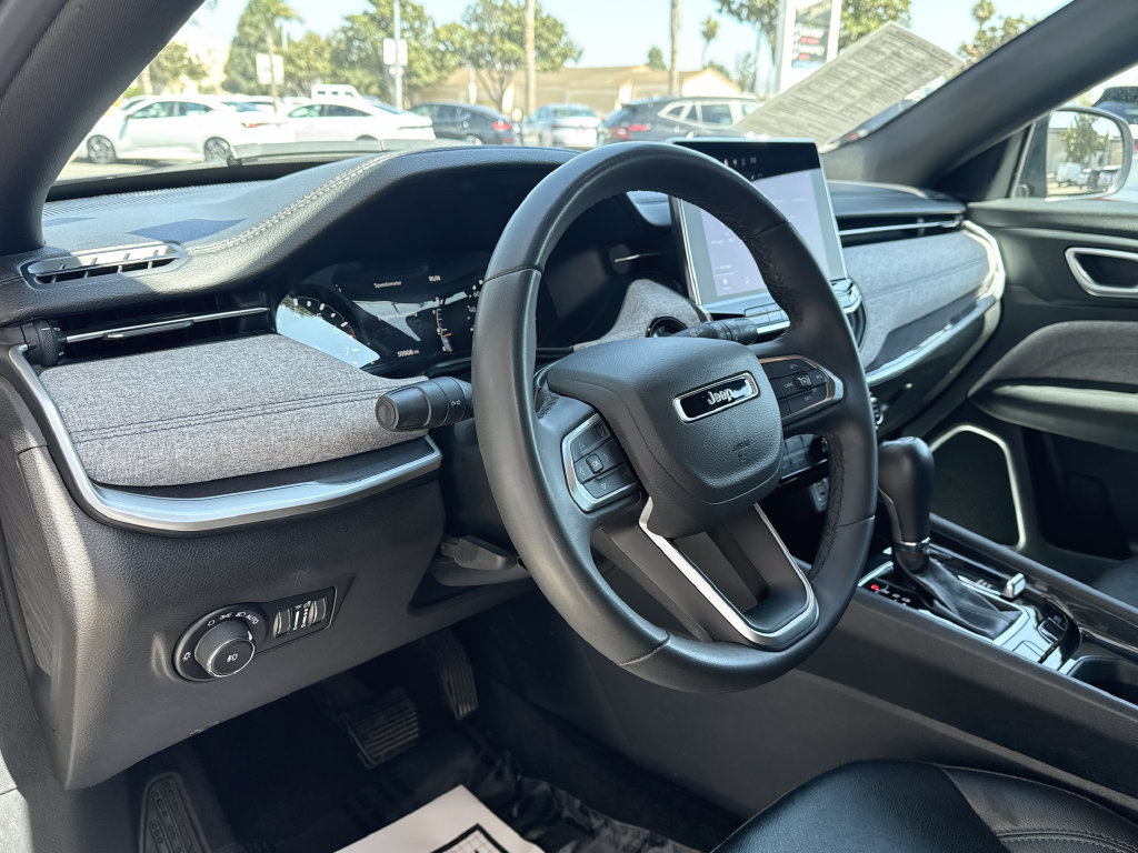 Used 2024 Jeep Compass Latitude AWD/4WD image 10