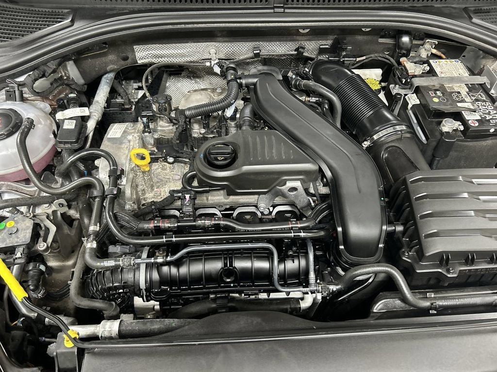 Used 2025 Volkswagen Jetta SE FWD image 23