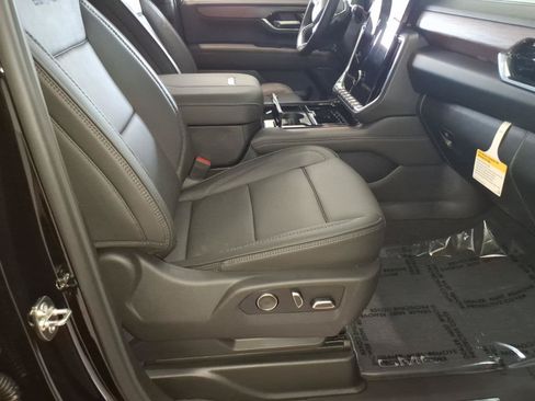 New 2026 GMC Yukon Denali AWD/4WD image 8