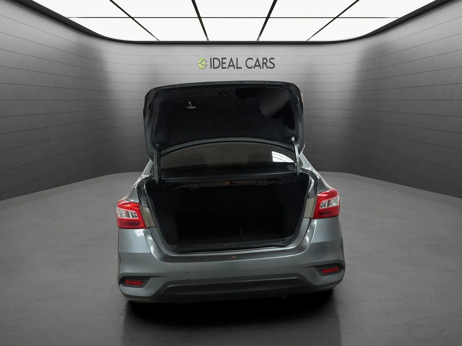 Used 2018 Nissan Sentra S FWD image 9