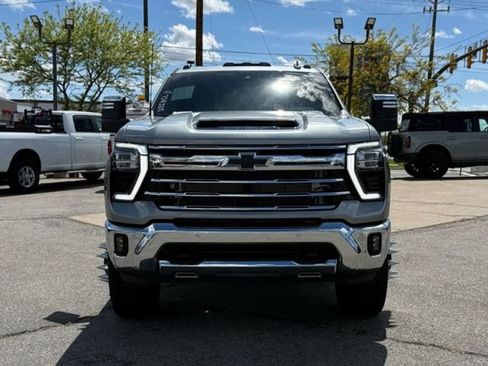 Used 2024 Chevrolet Silverado 3500 LTZ w/ LTZ Plus Package AWD/4WD image 3