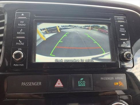 Used 2017 Mitsubishi Outlander ES AWD/4WD image 20