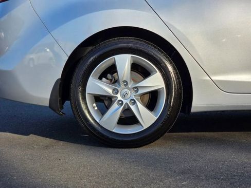 Used 2013 Hyundai Elantra GLS w/ Preferred Pkg image 41