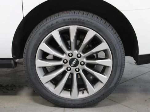 Used 2020 Lincoln Navigator L Reserve w/ Luxury Package AWD/4WD image 19