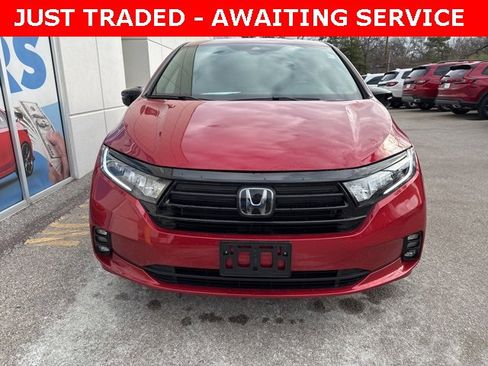 Used 2024 Honda Odyssey Sport image 2