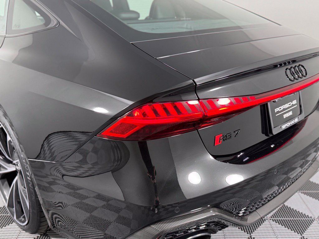 Used 2022 Audi RS 7 Sportback AWD/4WD image 11