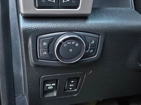 Used 2020 Ford F150 Platinum w/ Equipment Group 701A Luxury AWD/4WD image 26