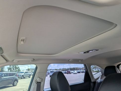 Certified 2025 Kia Seltos SX w/ SX Sunroof Package AWD/4WD image 24
