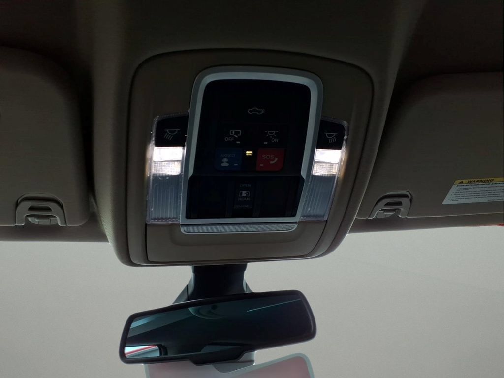 Used 2019 RAM 1500 Laramie AWD/4WD image 24
