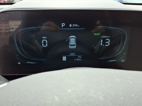 Used 2025 Kia Niro EX FWD image 18