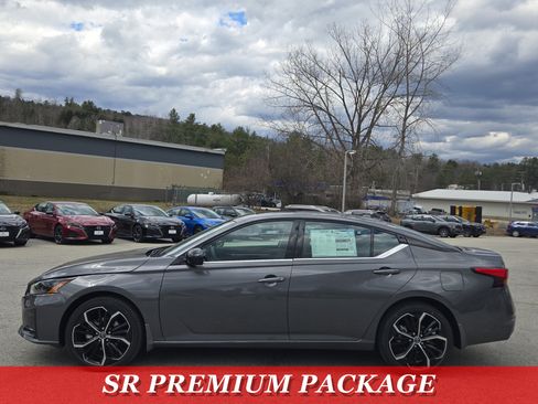 New 2025 Nissan Altima 2.5 SR w/ SR Premium Package image 6