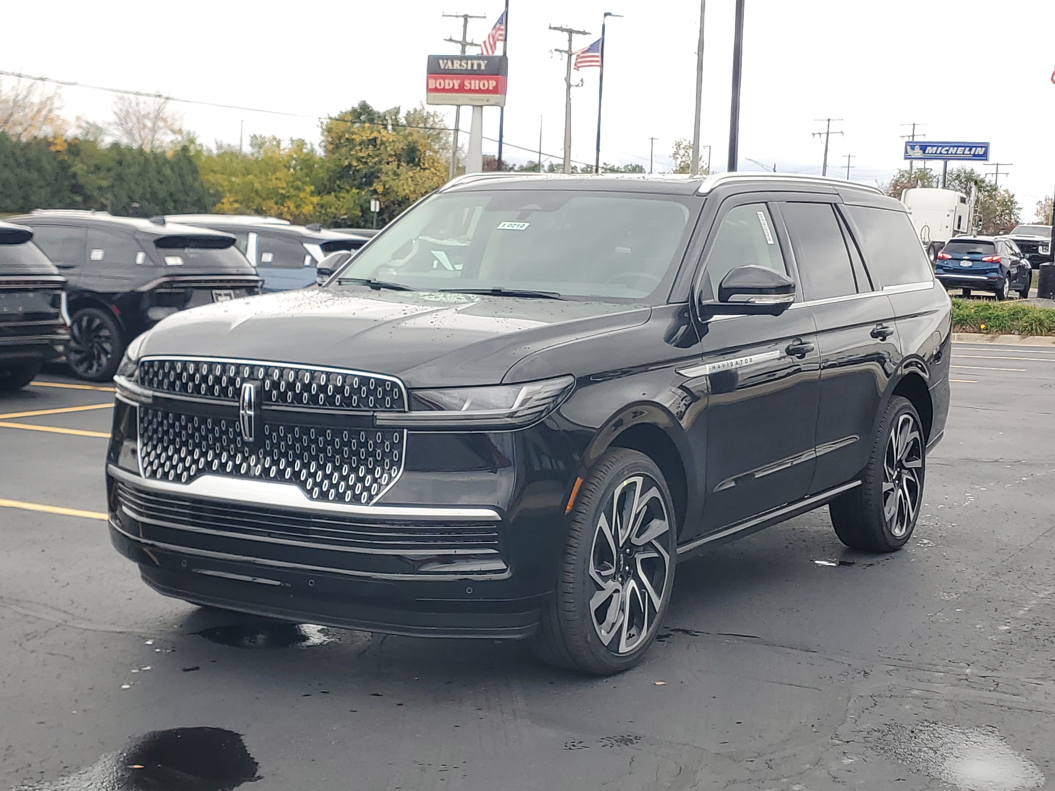 New 2027 Lincoln Navigator Reserve AWD/4WD image 2