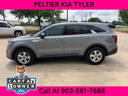 Used 2023 Kia Sorento LX FWD image 7
