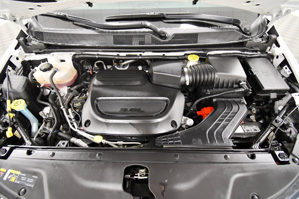 Used 2024 Chrysler Pacifica Limited FWD image 12