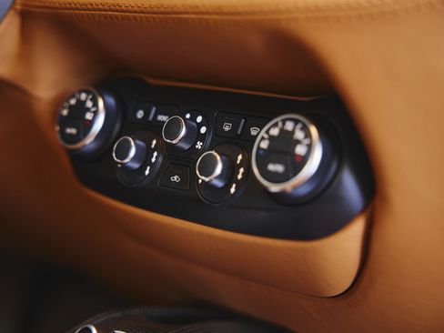 Used 2014 Ferrari F12 Berlinetta RWD image 36